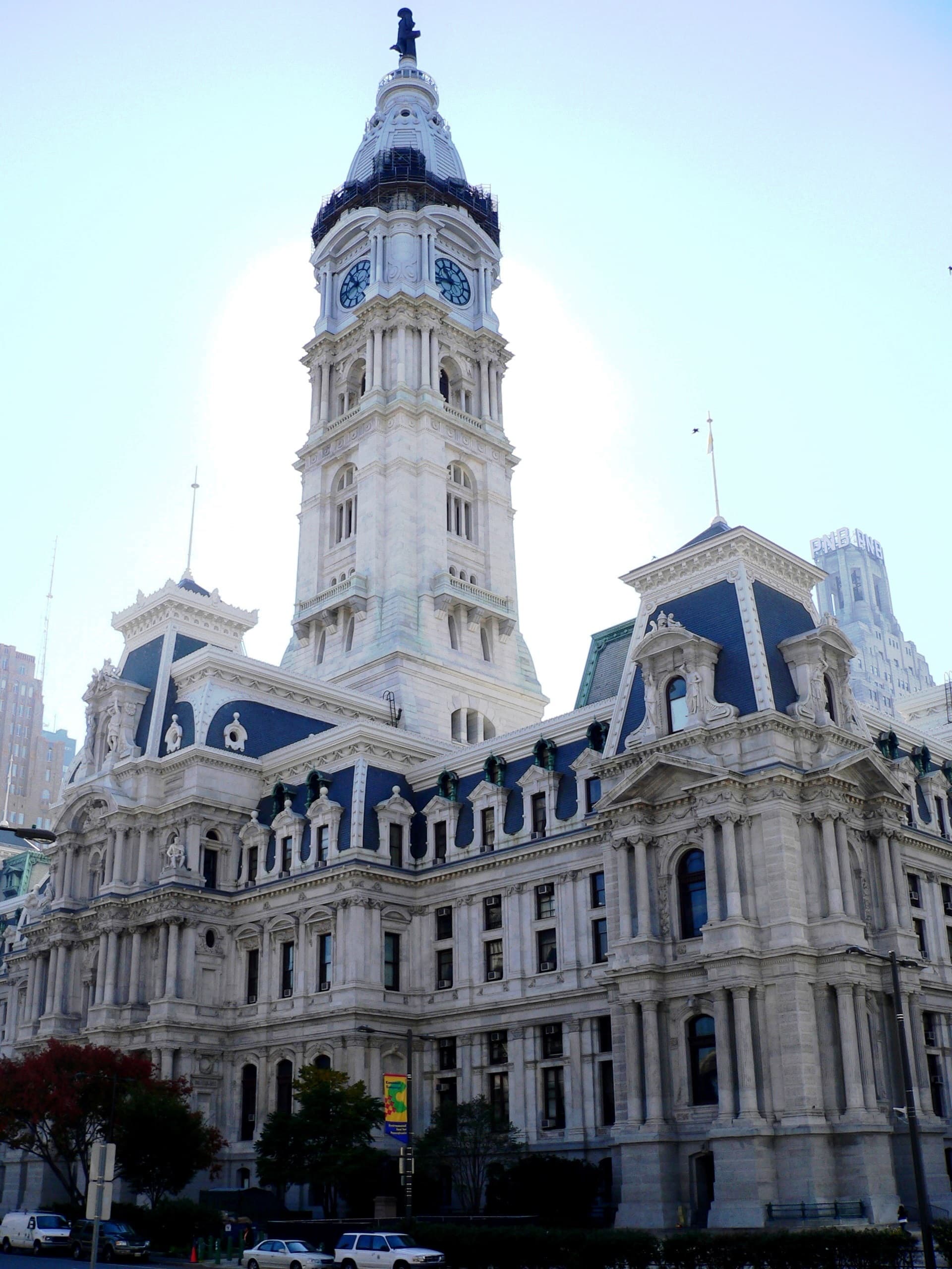 Philadelphia City Hall in full, its Second Empire tower and William Penn statue rising over Penn Square. Hero photo: Versatile Aure, CC BY 2.0, via Wikimedia Commons.