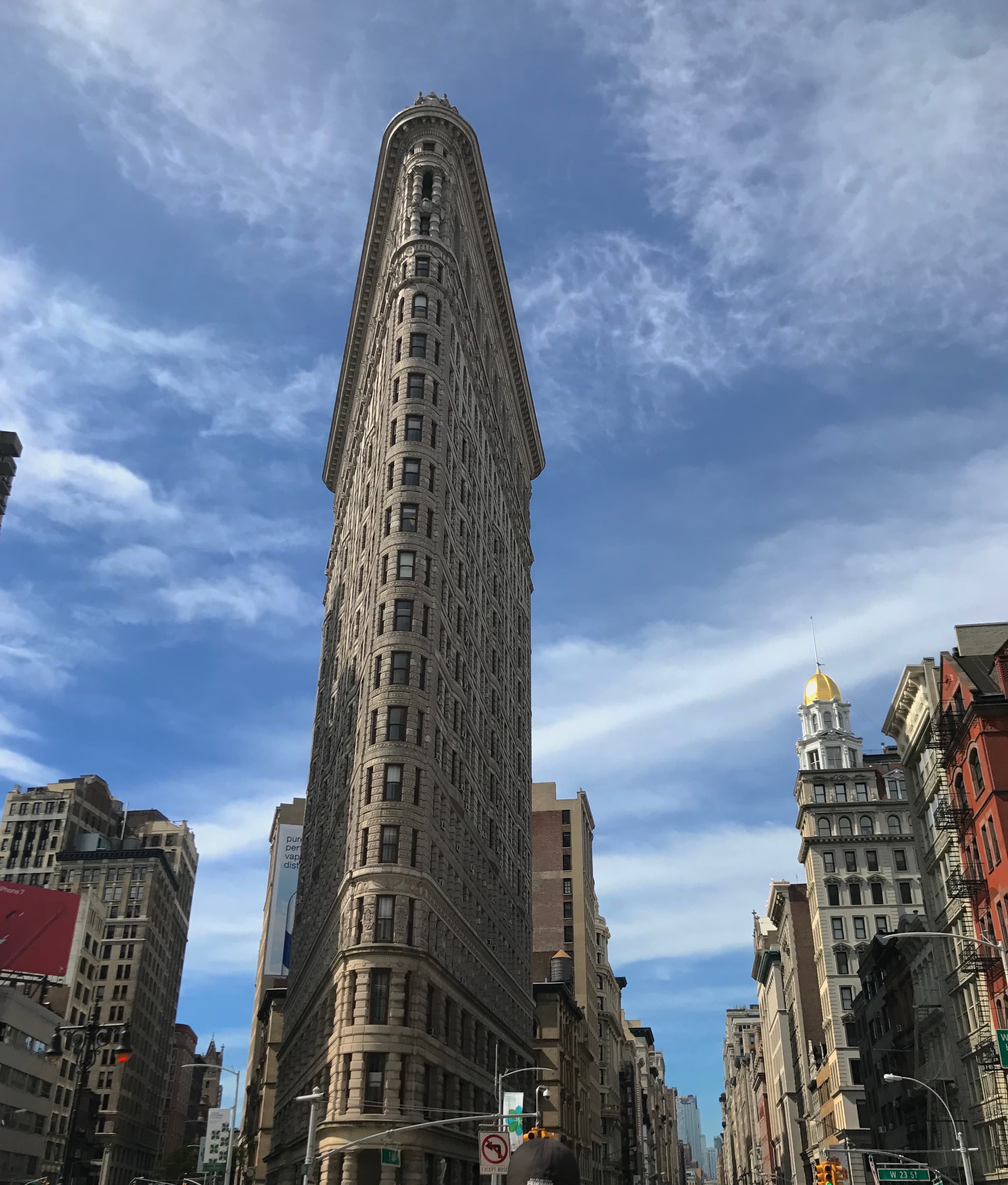 The Flatiron Building on a warm summer day, photographed in May 2017