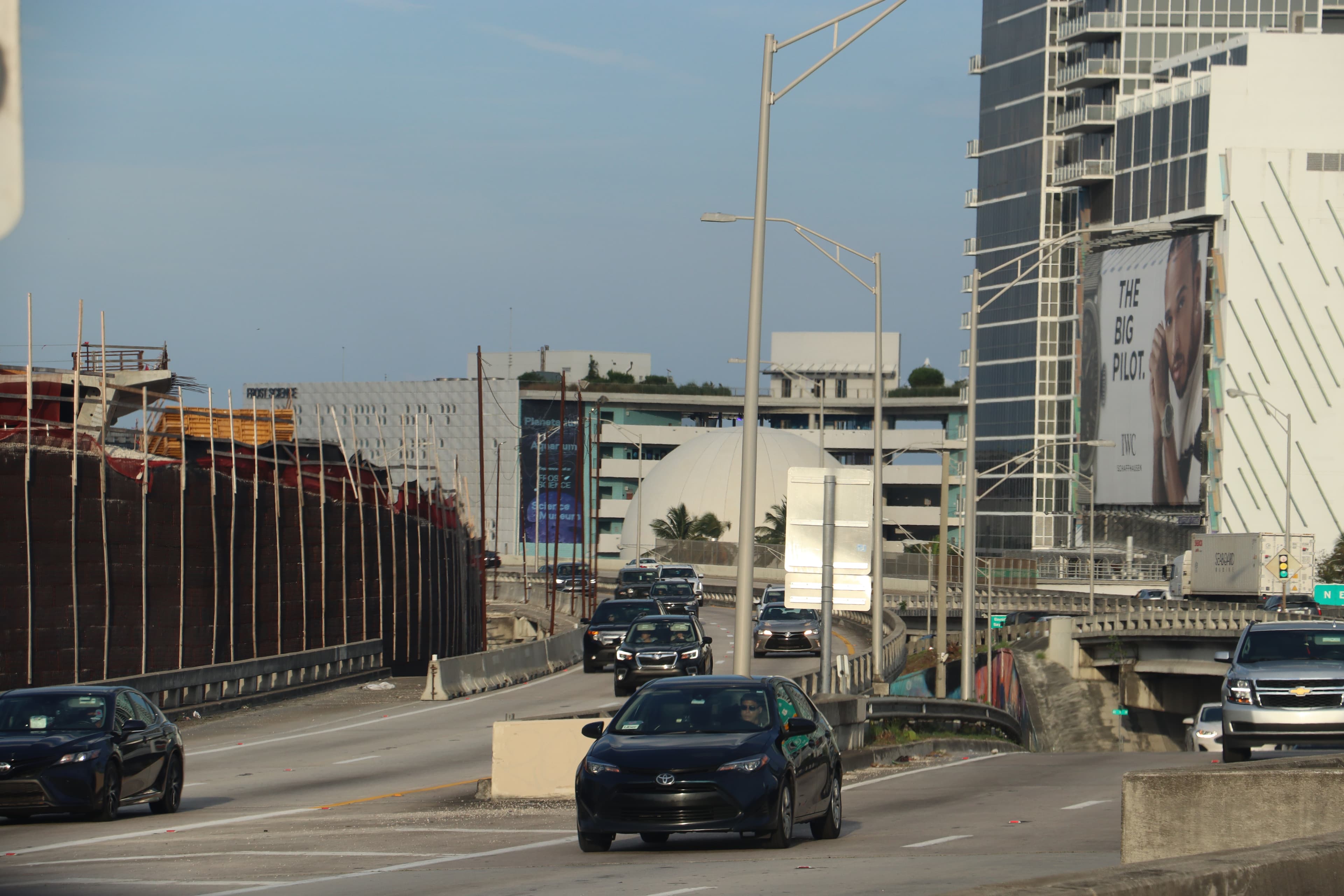 The Frost Science complex viewed from the MacArthur Causeway — an exterior view of the museum's bayfront campus. Credit: via Wikimedia Commons, freely licensed.